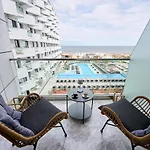 아파트 Japandi Queen Std In Infinity Pool & Năvodari