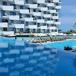 Japandi Queen Std In Infinity Pool & Διαμέρισμα Năvodari