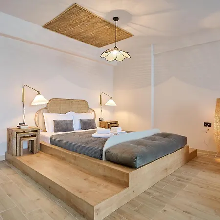 Japandi Queen Std - Infinity Pool & Spa Resort Apartment