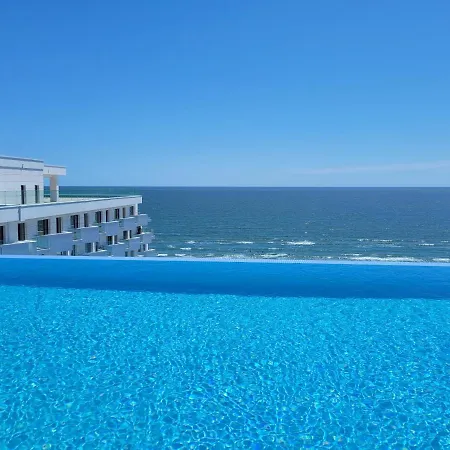 Japandi Queen Std - Infinity Pool & Spa Resort Navodari