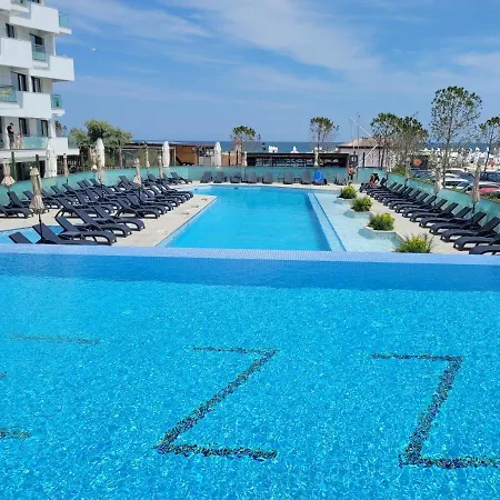 Japandi Queen Std - Infinity Pool & * Năvodari