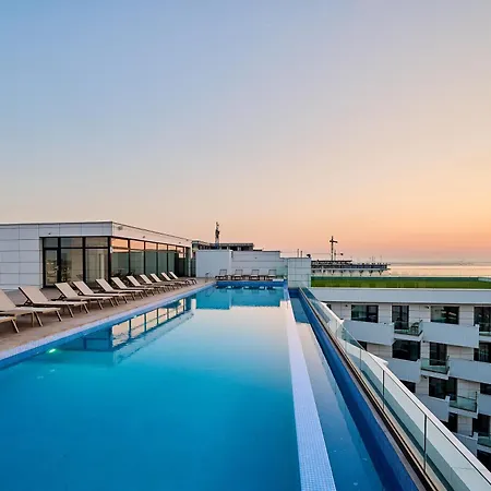 Daire Japandi Queen Std In Infinity Pool &