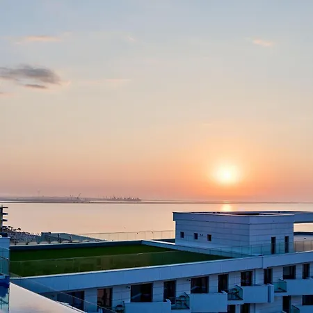 Japandi Queen Std - Infinity Pool & Spa Resort * Navodari
