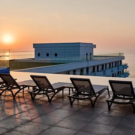 Japandi Queen Std - Infinity Pool & Spa Resort *