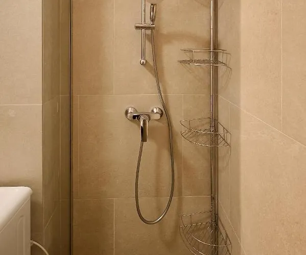 Japandi Queen Std - Infinity Pool &