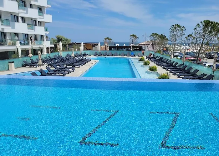 Japandi Queen Std - Infinity Pool & * Năvodari