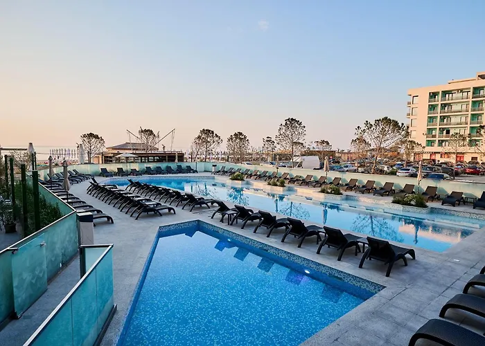 Japandi Queen Std - Infinity Pool & شقة Năvodari